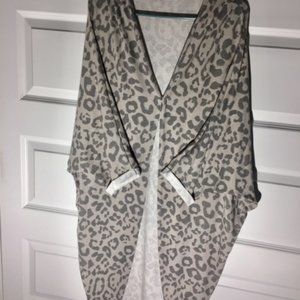 Leopard Duster with cuffed 3/4 length sleeves